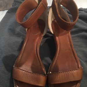 Frye Brielle Back Zip Sandals Size 9